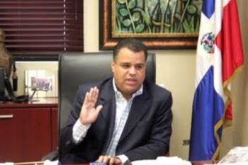 Senador asegura no habló de reforma tributaria