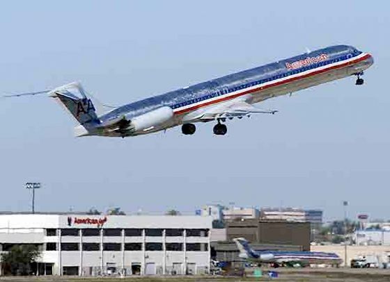 Encuentran muerta azafata de American Airlines