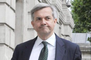 Dimite el ministro de Energía británico por ocultar una infracción de tráfico