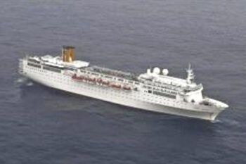 Crucero incendiado llegará el jueves a la isla de Mahé de las Seychelles