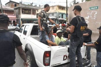 DNCD apresa dos y ocupa 41 porciones de drogas