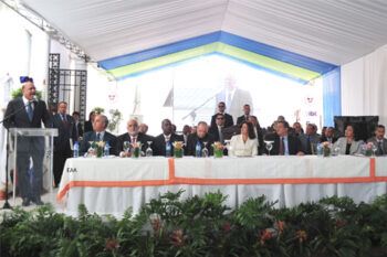 Fernández inaugura hospital Padre Billini con inversión de US$15MM