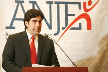 Califica de «frustrante» conclusión acuerdo con el FMI