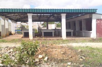 El Mercado Municipal de Sabana Grande de Boyá sigue abandonado