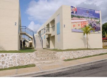 Presidente promulga ley que fija en 3.5 millones viviendas de bajo costo