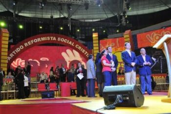 Cientos de reformistas concurren a presenciar pacto PRSC-PLD