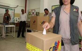 Abren los centros de votación para las primarias de la oposición en Venezuela