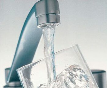 Revela casi 2,700 millones de personas sufren escasez de agua