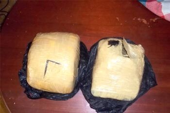 Ocupan droga en vehículo estacionado frente a fortaleza militar