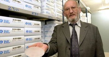 Encarcelan en Francia al fabricante de los implantes mamarios defectuosos PIP