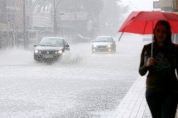 Onamet prevé vaguada y viento seguirán provocando lluvias en RD