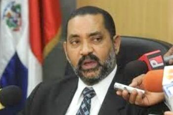 Piden a candidatos moderar tono en medio acusaciones