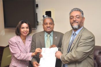 MESCyT entrega suma millonaria para proyectos de investigación