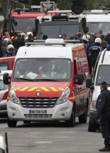 El asesino de Toulouse murió tras saltar por la ventana disparando