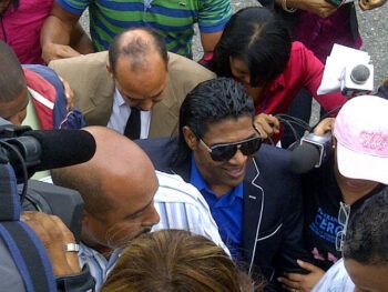 Omega amaneció preso por agredir equipo de prensa Univisión
