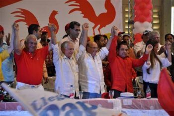 Someterán a Hipólito Mejía por supuestamente utilizar símbolos del PRSC