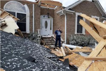 Cifra de muertos por tornados en EE.UU. asciende a 32 y se esperan más