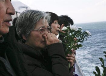 Las primeras olas de tsunami llegan al norte de Japón sin causar daños