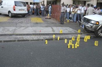 Oficial y un sargento se matan a tiros por una mujer