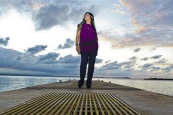 Laurie Colón lanza un nuevo disco de música cristiana