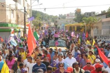 Hieren mujer tras apedrear caravana encabezaba Primera Dama