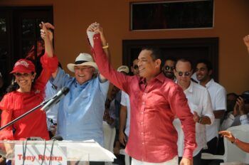 Hermanos paternos de Miguel Vargas brindan apoyo a Hipólito Mejía