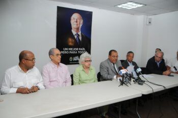 PRD defiende a López Nieto, acusa al PLD de estar detrás de campaña contra el técnico