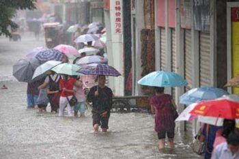 Aumentan a 53 los muertos por lluvia y granizo en el noroeste de China