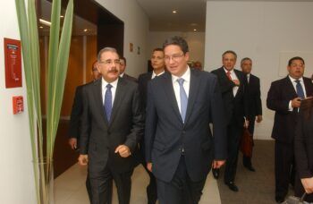 Danilo Medina revela buscará financiamientos para el sector eléctrico y para la micro y mediana empresa