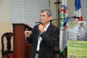 El Psicólogo Clínico y Terapeuta Familia y Sexual, Gregorio Mates, mientras desarrolla el taller.