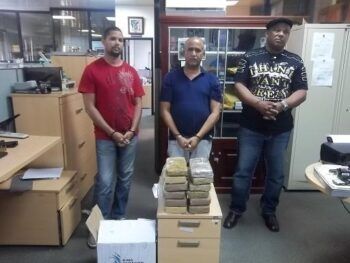 DNCD apresa sargento mayor de la PN y dos civiles con 12 kilos de cocaína