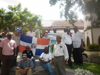 Asociación Nacional de Alcaldes Pedáneos deposita ofrenda floral en busto Juan Pablo Duarte