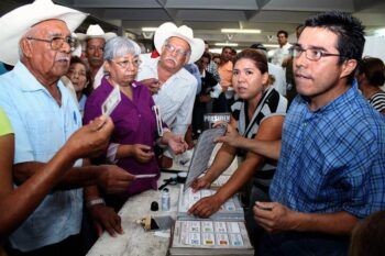 Empieza el cierre de los colegios electorales en México