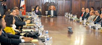 Gobierno aprueba estrategia de política social sacará a miles de extrema pobreza