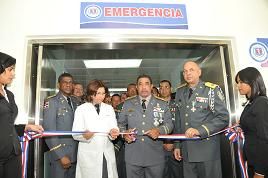 Jefe y director de hospital de la PN inauguran emergencia del centro
