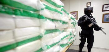 Decomisan 30 paquetes de coca en Puerto Multimodal Cauceo