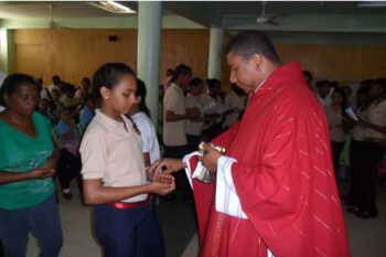 Centro Educativo Corazón de Jesús celebra sus 27 años de servicios educativos