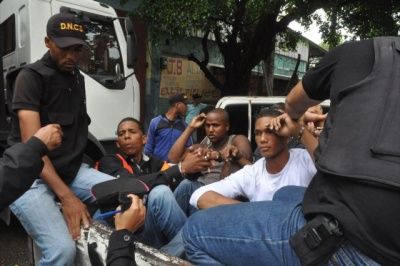 Apresan 10 hombres operaban puntos de venta y distribución de drogas
