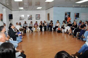 Ministro de Cultura y directores discuten nuevos planes para escuelas y compañías de danza