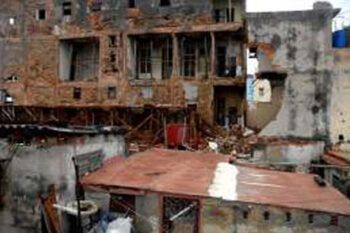 «Sandy» castiga Santiago de Cuba con derrumbes de casas
