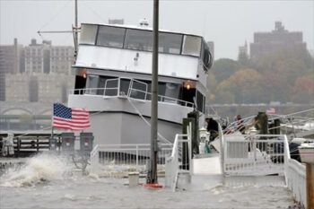 «Sandy» causa 15 muertos en EEUU y deja sin luz a millones de personas