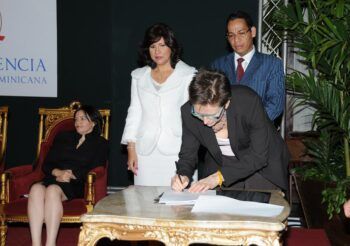 Vicepresidenta y sociedad civil acuerdan Alianza contra la Pobreza