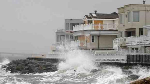 «Sandy» deja al menos 16 muertos en EE.UU. y Canadá con inundaciones récord