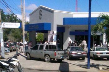 PN pide a asaltantes de Asociación Cibao en Santiago que se entreguen