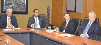 FMI se reune con Camilo para revisar tendencias sistema financiero