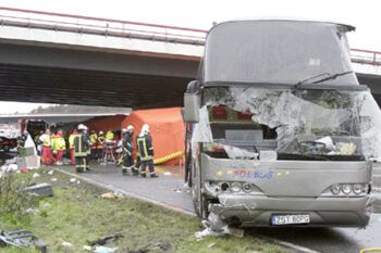 Al menos 26 muertos y 15 heridos en un accidente de autobús en Colombia