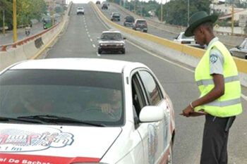 Alrededor de 175 mil 348 vehículos no renovaron marbete