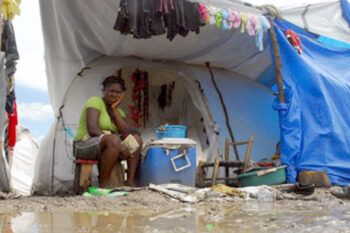 Más de 360.000 haitianos viven en campamentos 3 años después del terremoto