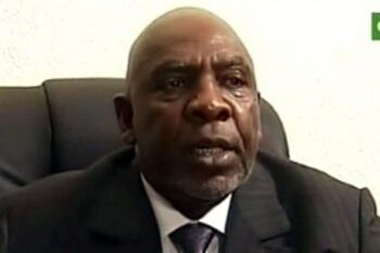 Exprimer ministro de Mali pide disculpas en ceremonia de traspaso de poder