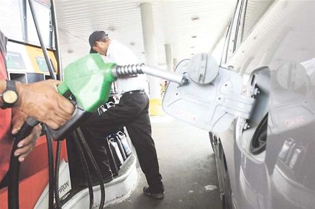 Dejan sin variación precios de todos los combustibles